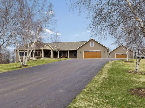 677 Kinney Rd, Hudson, WI 54016