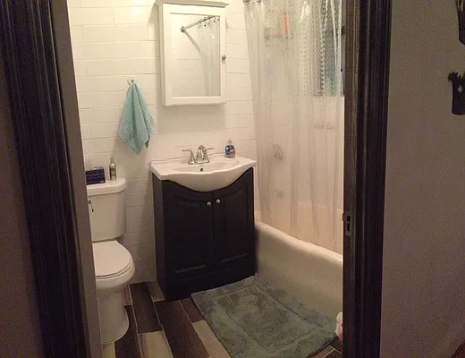 Rented by NYC Holdings Management | media 19