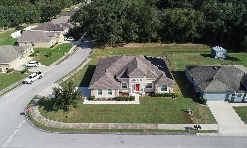 1st image of 795 Lynhaven Ln