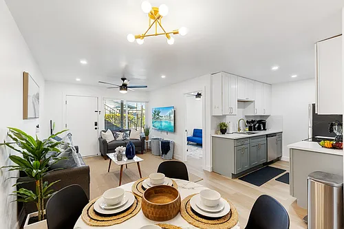 1149 Grove Ave #D Photo 1