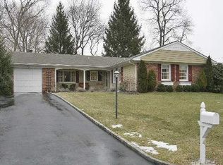 4 Thornwood Ct, East Setauket, NY 11733