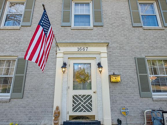 2nd image of 1667 Spottswood Pl