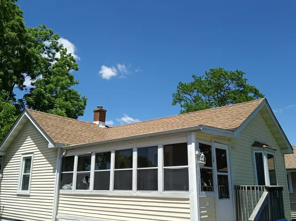 438 S Fulton Ave, Waukegan, IL 60085