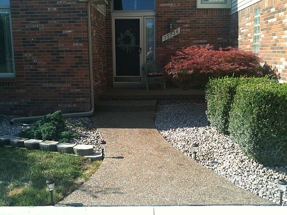 3rd image of 15736 Mulberry Dr
