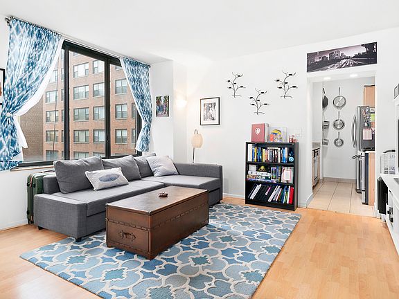 3rd image of 304 E 65th St APT 5D