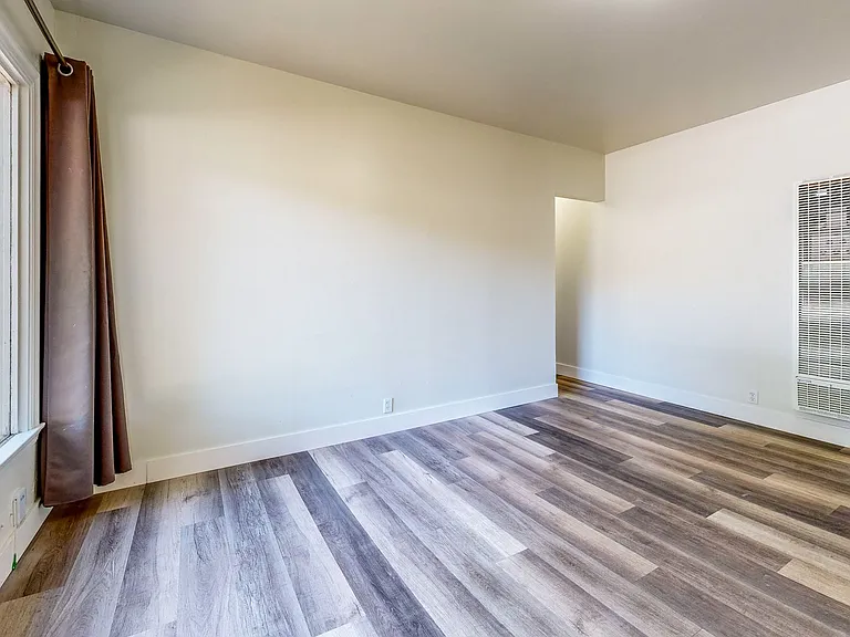 560 McConnell Ave — Photo 37