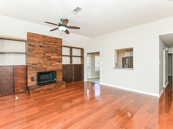 5th image of 1024 Meadowbend Dr
