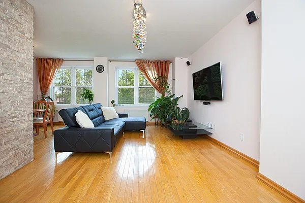 Sold by Nest Seekers International | media 3