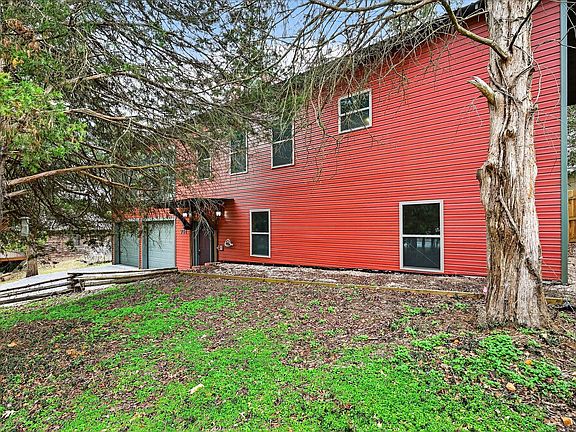 3rd image of 751 S Farm Road 197