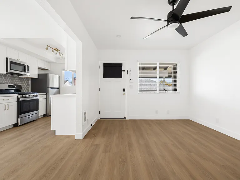 416 Church Ave — Photo 6