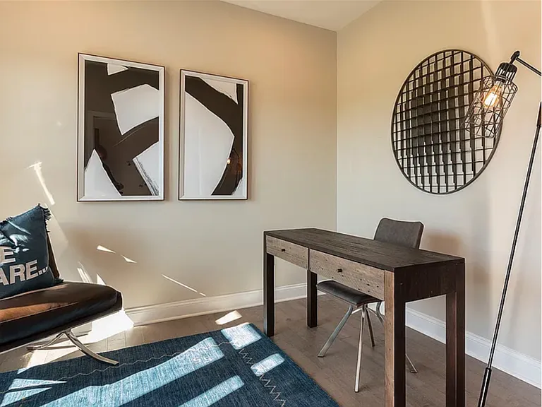 121 Aeropointe Ln #121 — Photo 3