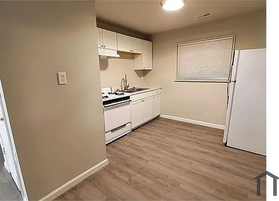 10313 Duke Dr — Photo 5