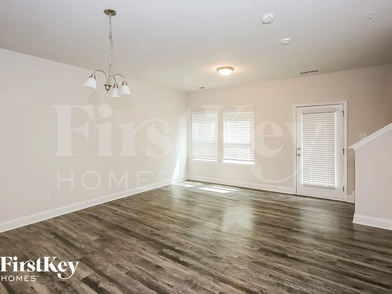 2019 Cypress Village Dr NW — Photo 4