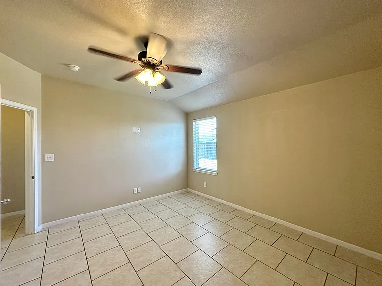 4601 Cambridge Dr — Photo 30