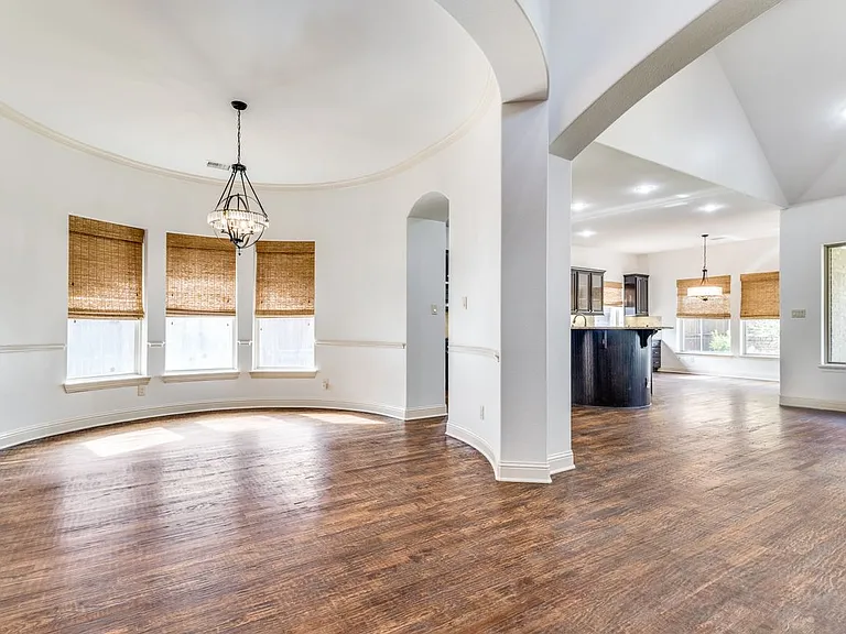 1436 Foster St — Photo 13