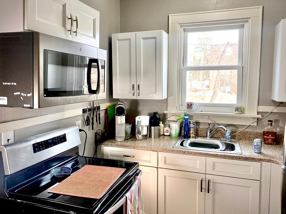 Historic Summit St. Home Apartments Iowa City, IA Zillow