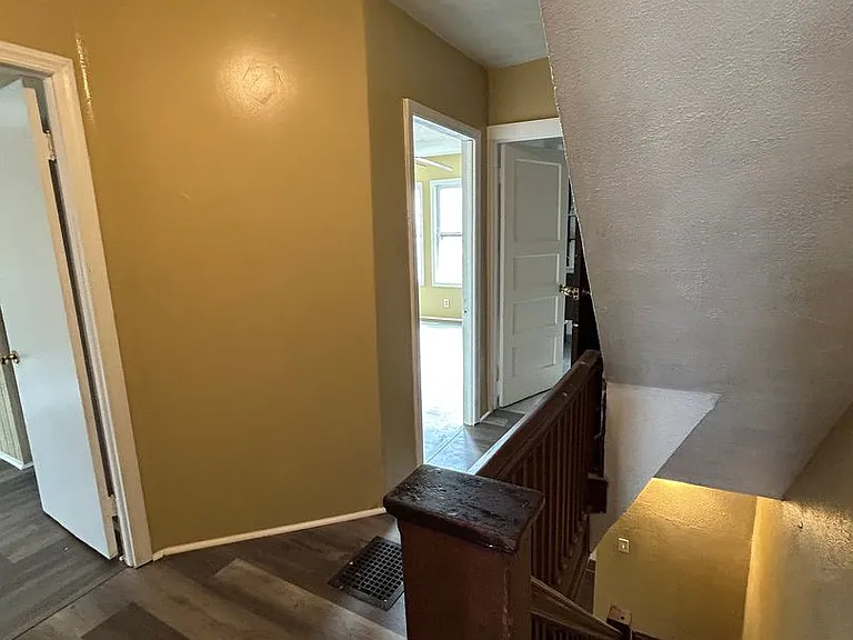 25 Laurel Ave #8GN7 — Photo 12