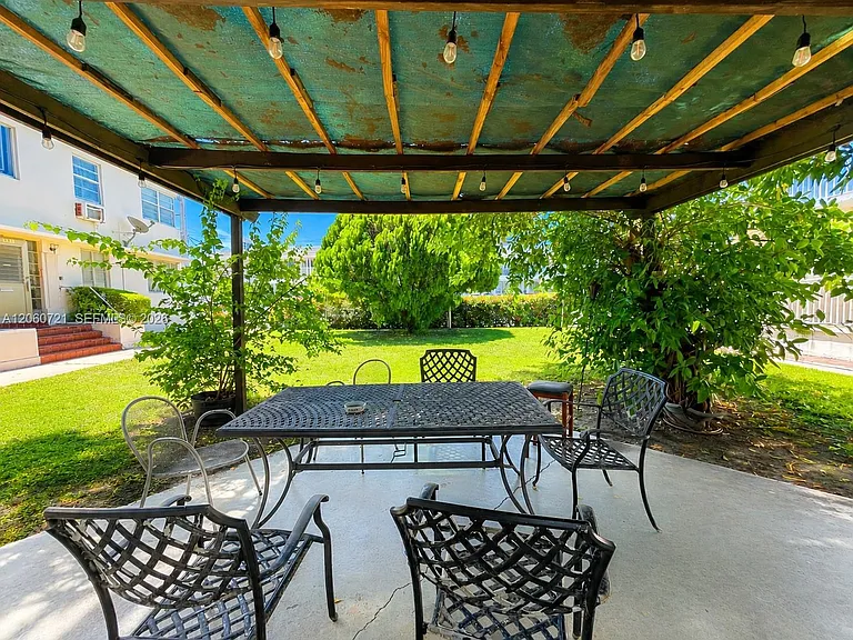 7407 Byron Ave #3 — Photo 35