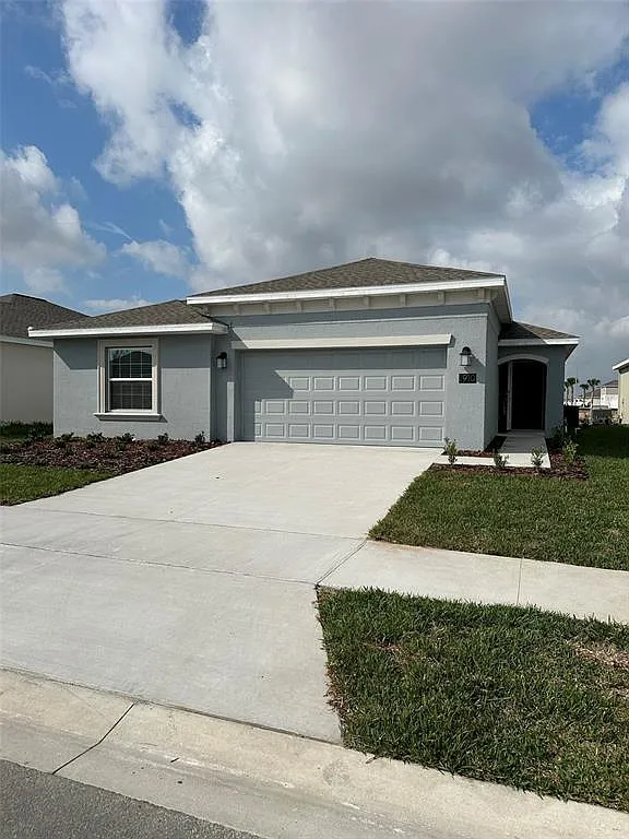 4 bed, 2.0 bath, 1821 sqft, $2,200 — Photo 1