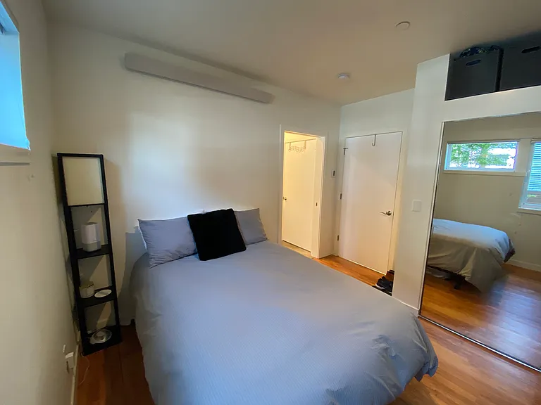 2351 Franklin Ave E #101 — Photo 14