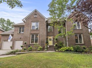 740 Andover Village Dr, Lexington, KY 40509