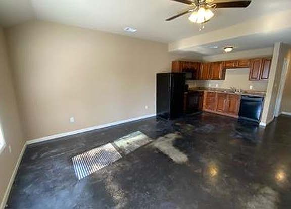 3rd image of 2413 Court St