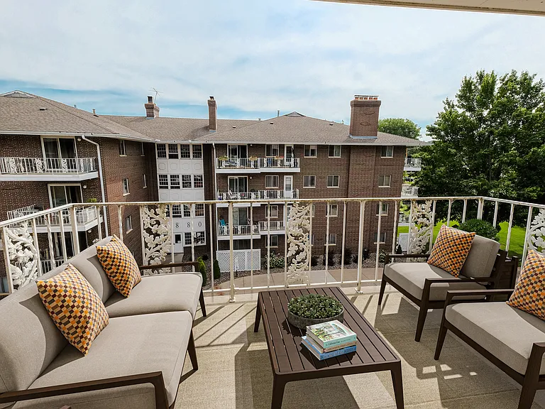 Parkview Court — Photo 4