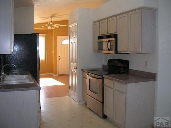 3rd image of 1611 Fir St