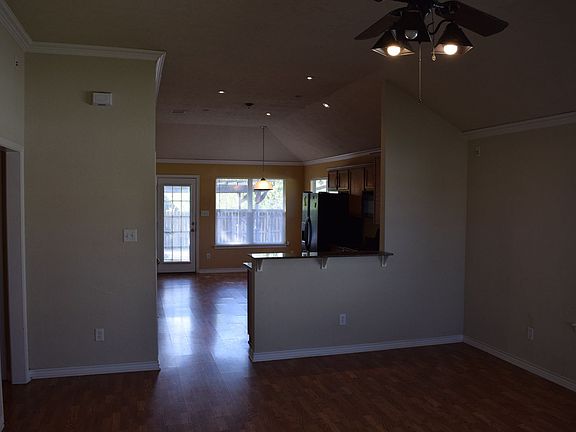 5th image of 907 Crested Point Dr
