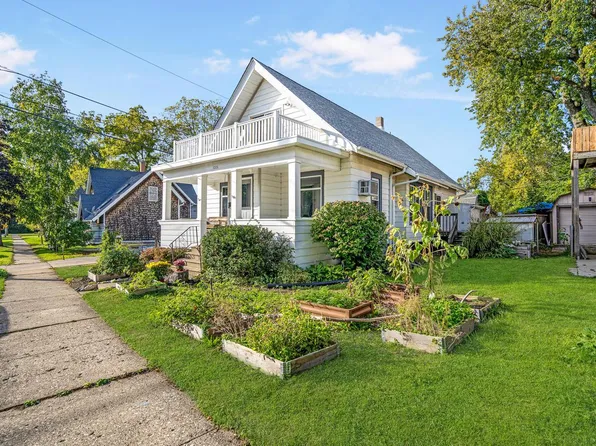 1006 Elm AVENUE, South Milwaukee, WI 53172