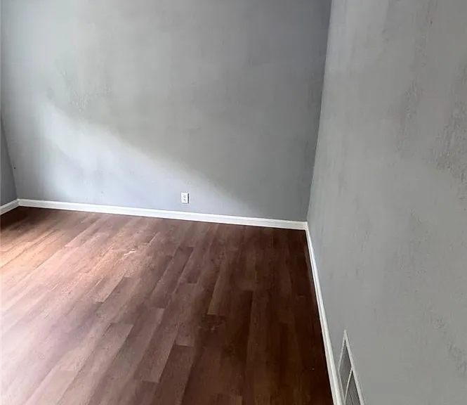 1021 California Dr — Photo 21