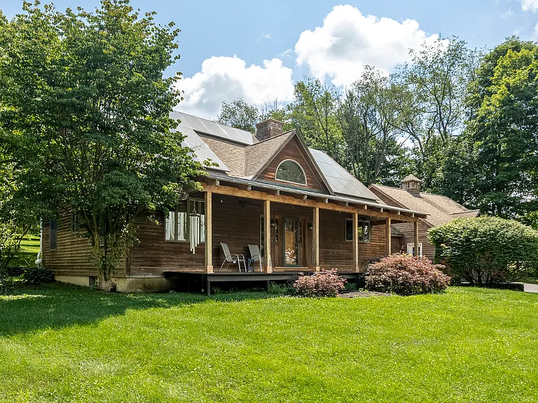 250 Indian Lake Rd — Photo 2