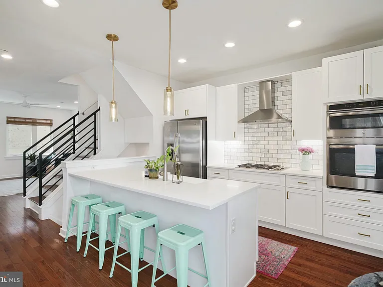 159 E Allen St #1 — Photo 2
