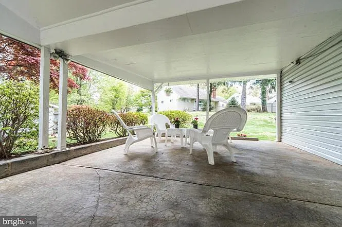 4 bed, 1287 sqft, $3,100 — Photo 2
