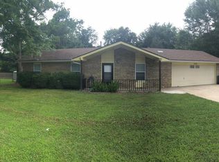 2225 N Woodlark Ln, Fayetteville, AR 72704