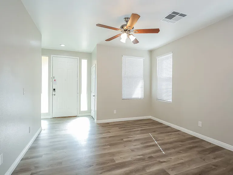 4404 Altamira Cave Dr — Photo 4