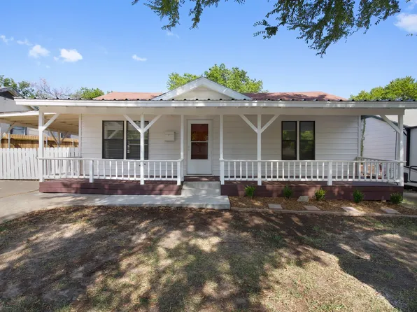 726 SE 3rd St, Grand Prairie, TX 75051