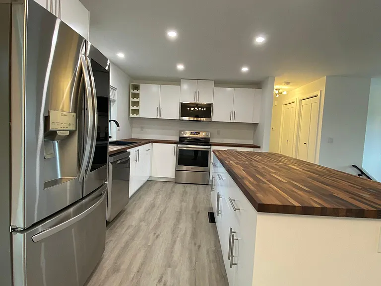 4401 NE 24th St — Photo 30