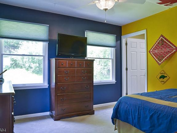 5th image of 17 Scarlet Oak Rd