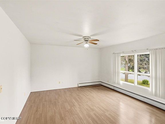 2nd image of 1607 Marten St