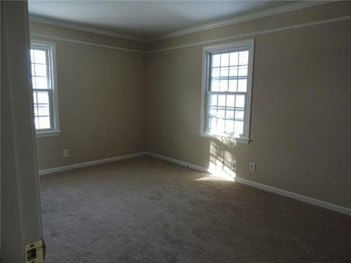 5th image of 1100 SW Skyline Dr