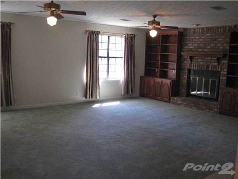 4th image of 3241 Bayou Blvd