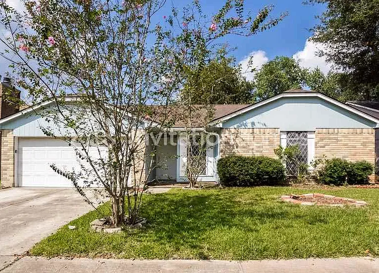 12010 Fork Creek Dr — Photo 1