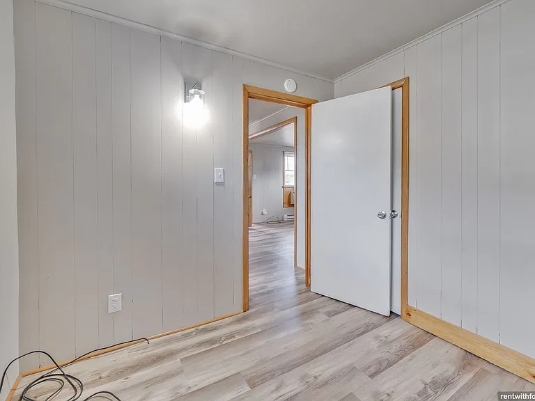 227 Garfield Ave — Photo 6
