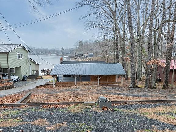 3rd image of 1240 Riverview Rd