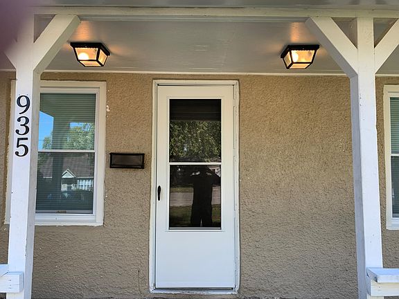 5th image of 935 E South Ave