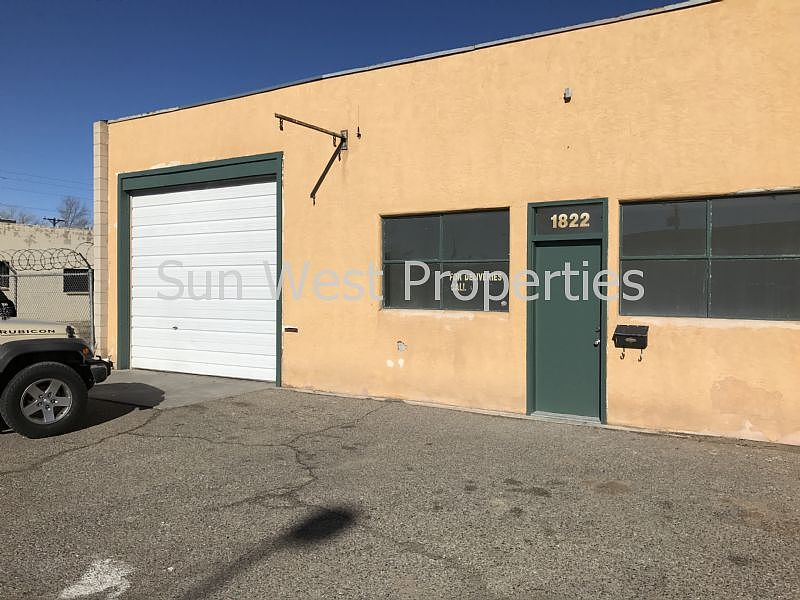 1st image of 1822 E Mojave St