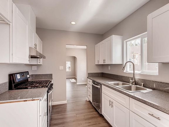 4th image of 4216-4218 Estrella Ave