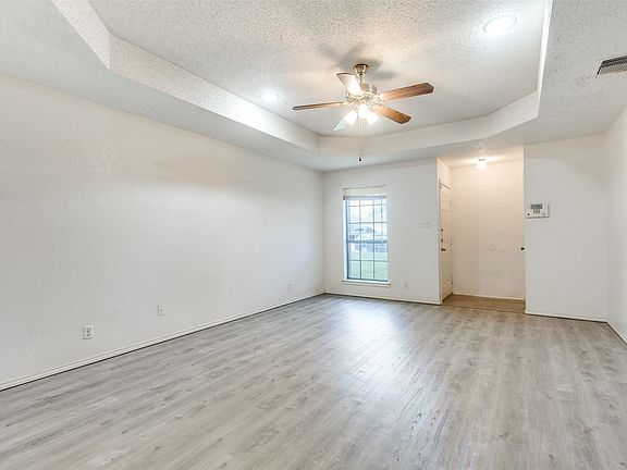 3rd image of 1913 San Rafael St