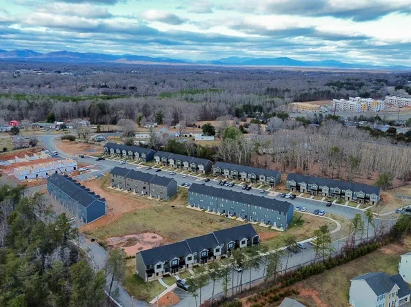 46 Pelt Ln, Evington, VA 24550